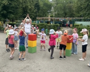 Развлечение "Зеленый огонек"